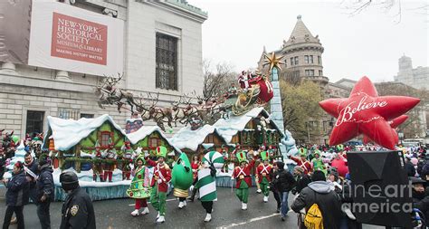 Santas Sleigh Float At Macys Thanksgiving Day Parade Photograph By