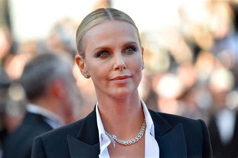 Charlize Theron Cambia Vita A 45 Anni Ha Venduto La Sua A Los Angeles