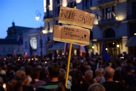 Wi Kszo Polak W Uwa A E Demokracja Jest Zagro Ona