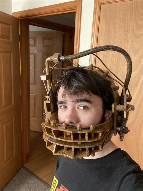 Saw Reverse Bear Trap Mask