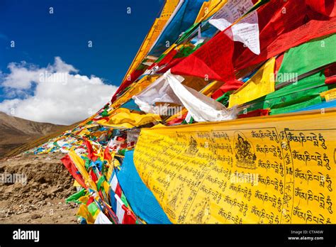 Hanging Tibetan Culture Flags Fotos Und Bildmaterial In Hoher