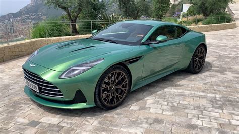 Video Aston Martin Db12 Premier Contact Avec Le Premier Super Tourer