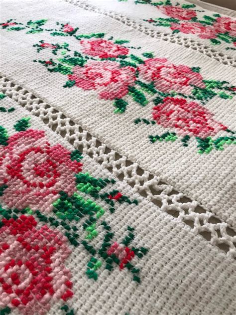 Gorgeous Rose Adorned White Crocheted Throw Etsy Crochet Bedspread