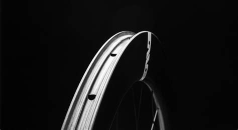 Best Carbon Wheels for Triathlon, Road, Gravel, & MTB