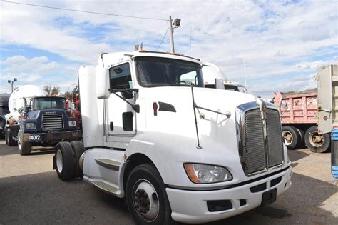 2010 Kenworth T660 Single Axle Day Cab Truck Cummins 400hp 10 Speed