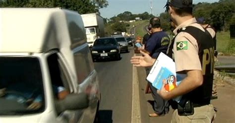 Jornal Nacional PRF lança campanha para estimular uso de faróis