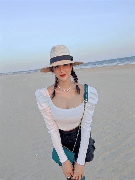 Hot girl Trâm Anh khoe vòng một hút mắt gây chú ý vì chi tiết rất nhỏ