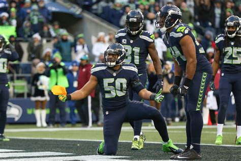 Linebacker KJ Wright Won't Take a Discount to Stay With Seahawks