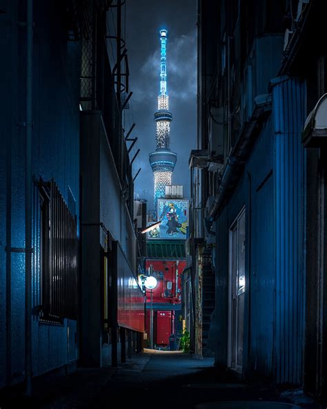 Real-life cyberpunk scene of Tokyo Skytree in Japan 🗾 : Cyberpunk