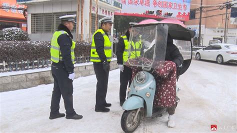 【越·广水】广水交警坚守岗位 应对雨雪天气保畅通 广水市人民政府门户网站