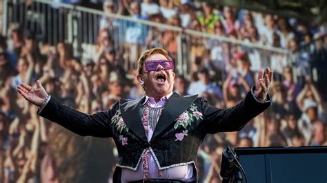 Elton John Extends Farewell Yellow Brick Road Tour In Anz More Dates