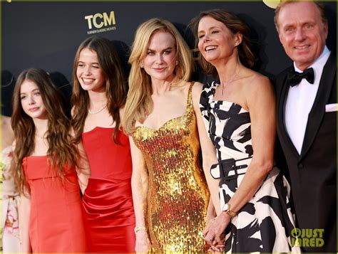 Nicole Kidman And Keith Urbans Teenage Daughters Make Red Carpet Debut