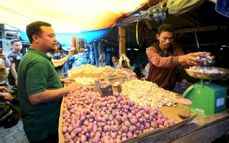 Gubernur Sulsel Ajak Gerakkan Ekonomi Pasar Tradisional Pluz Id