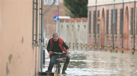 Vremeneske nepogode Smrtonosne poplave u Italiji više od 13 000 ljudi