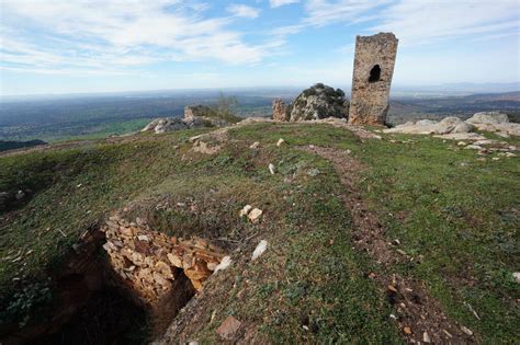 Desde El Castillo De Santa Eufemia Las Ruinas Con Mejores Vistas De La