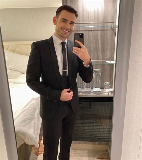 Michael Auger on Instagram: “Pre-show selfie 🤳 #suitedandbooted” | Back to black, Selfie, Michael