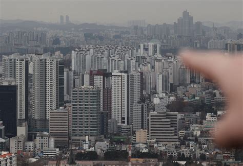 서울 아파트 절반 지난 연말보다 비싸게 팔렸다 시사저널