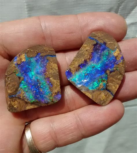 Miners at opal mines clash over the new digging rights 2