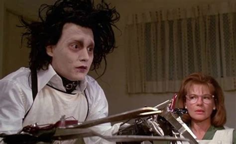 Classic Movie Review: 'Edward Scissorhands' - mxdwn Movies