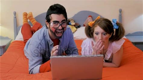 O QUE SÃO SEXTING E REVENGE PORN YouTube