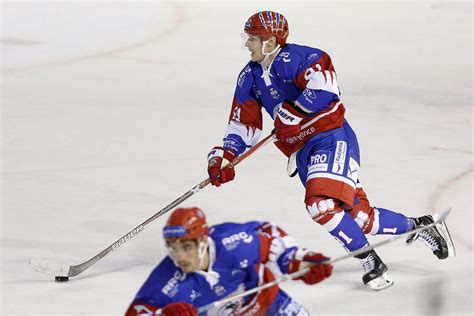 HOCKEY SUR GLACE Coupe Les Lions Laissent Lavantage De La Glace