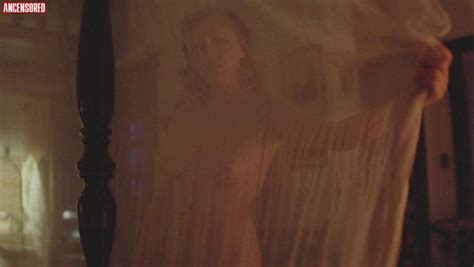 Naked Aurore Clément in Les Âmes câlines