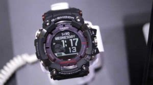 Гибридные смарт часы Casio GPR-B1000 с солнечной батареей