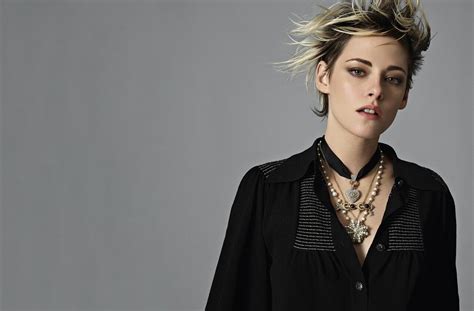 Lets Jump！kristen Stewart展示chanel 2020春夏時裝系列 Elle Hk