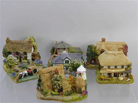 A Collection Of Lilliput Lane Cottages Including