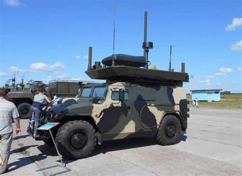 Українські захисники знищили російський РЕБ "Леєр-2" на базі ...
