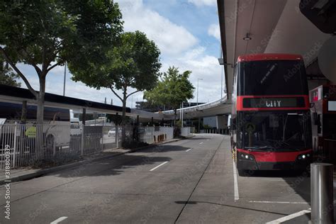 Airport shuttle bus at Melbourne International airport Stock Photo ...