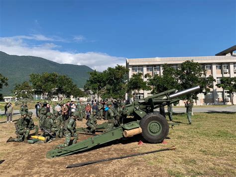 徐榛蔚率團勞軍 熟練引砲操演安定民心 中廣新聞網 Line Today