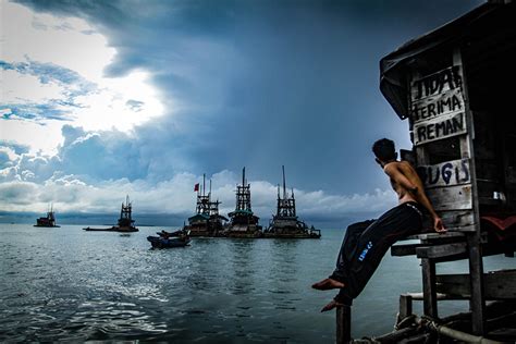 Mengurai Konflik Pemanfaatan Ruang Laut Dan Pesisir