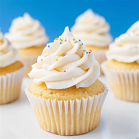 vanilla cupcakes  buttercream frosting
