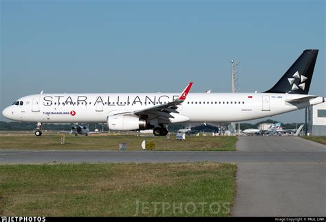 TC JSG Airbus A321 231 Turkish Airlines PAUL LINK JetPhotos