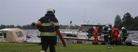 0297 Nl Plezierjacht In Problemen Op De Vinkeveense Plassen