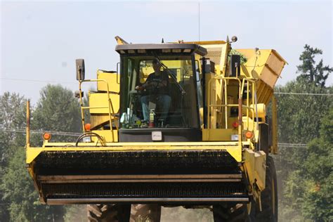 Oregon Agriculture » Bean Harvest