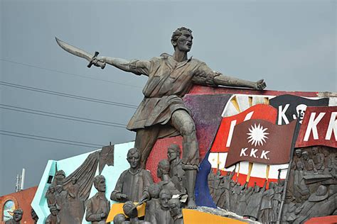 Bonifacio Shrine In Manilaphilippines Monument Revolution Andres