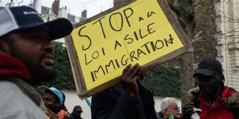 Loi Immigration Après Le Naufrage Les Ong Appellent à Retirer Le Texte