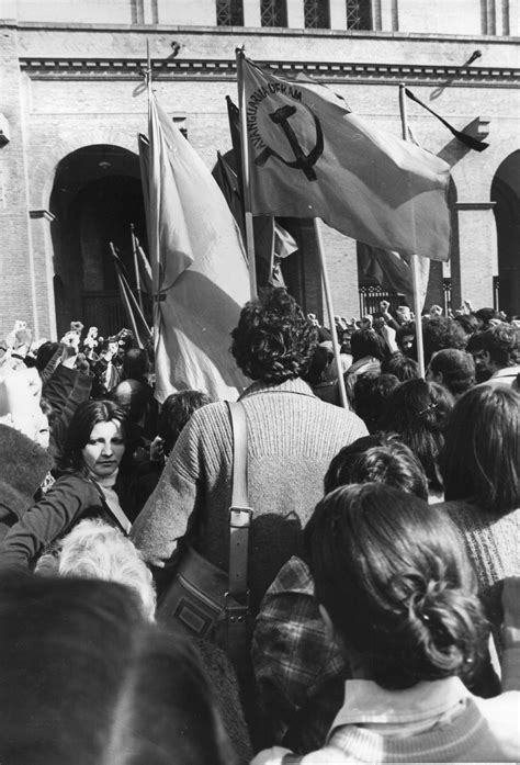 Foto Di Manifestazioni A Bologna 1977 Dal Fondo Archivistico Andrea