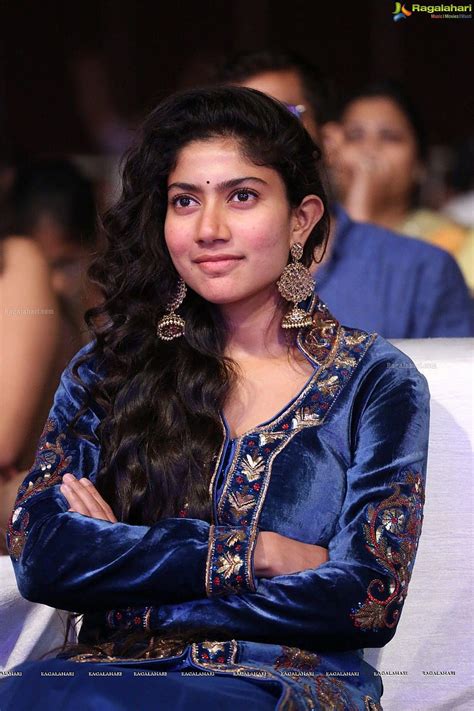 Sai Pallavi Cute Face Smiling Hd Phone Wallpaper Peakpx