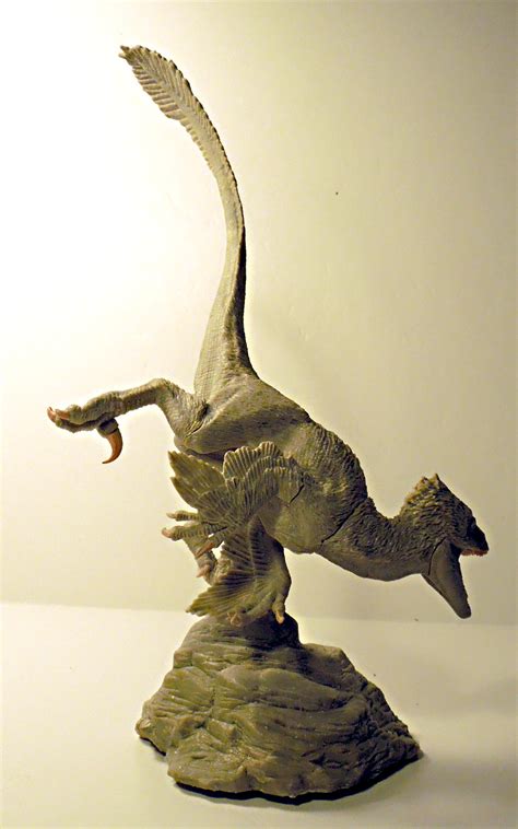 Deinonychus model kit - Welcome to creative-beast.com