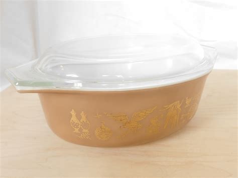 Vintage Pyrex Early American Casserole Dish Quart Gold And