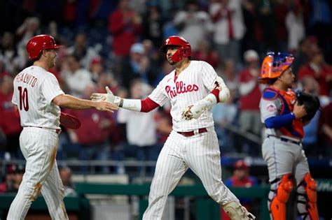 Castellanos homer helps Phillies sweep Mets, move to brink of playoff spot - pennlive.com