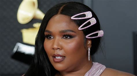 Lizzo’s Queenly Mandalorian Makeup Matches Her Manicure — See Photos ...