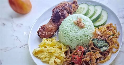 Resep Nasi Uduk Hijau Ricecooker Oleh Mommy Nadhifa Cookpad