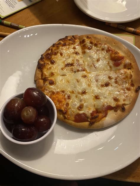 Calories is this pizza? - Dining and Cooking