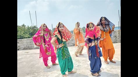 Punjabi Bhangra Girls Dance Punjabi Bhangra Gidha Boliyan Boliyan