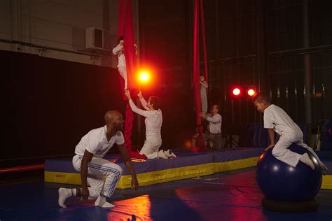 Cirque En Famille Les Ateliers Parents Enfants Faisons Ensemble MV