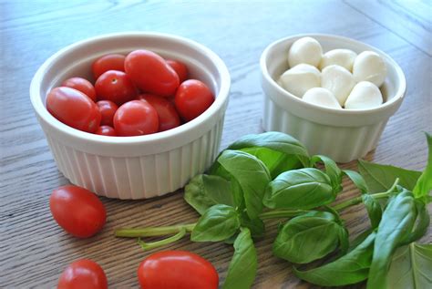 Spring Tomato, Basil, Bocconcini Salad - 2 Sisters Recipes by Anna and Liz